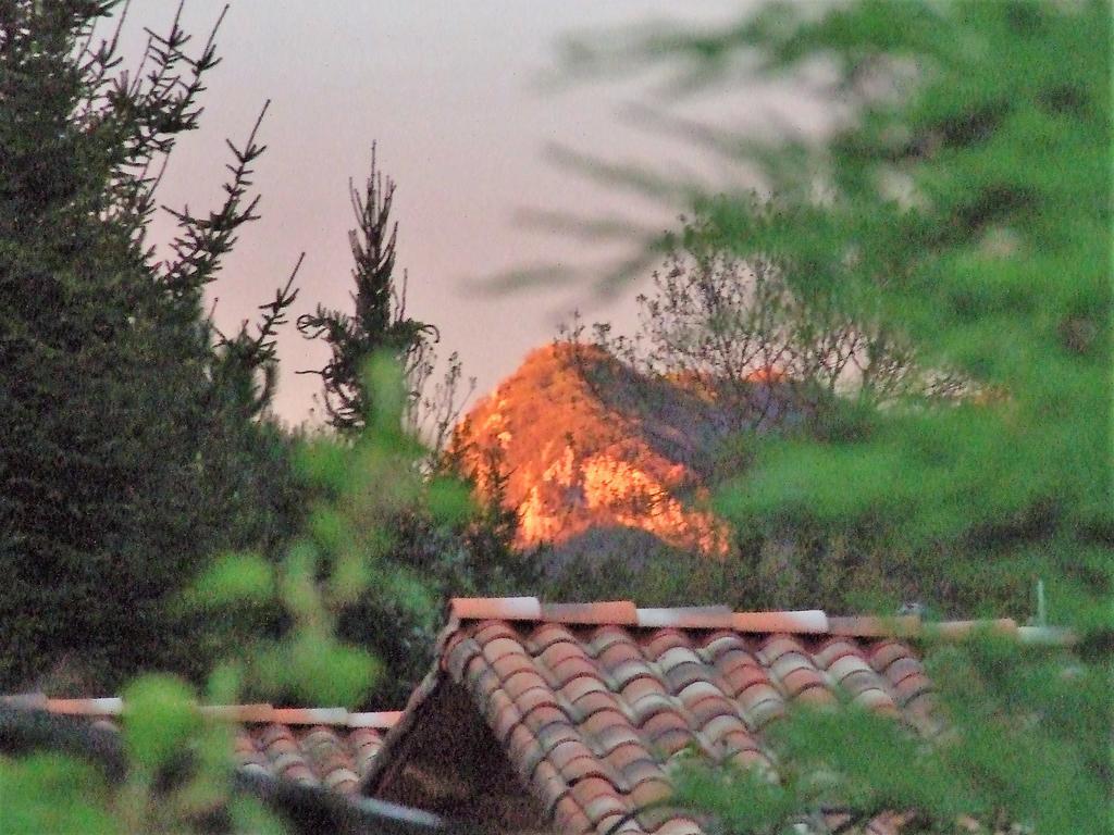 Le Rouge Robin Villa Fougax-et-Barrineuf Luaran gambar